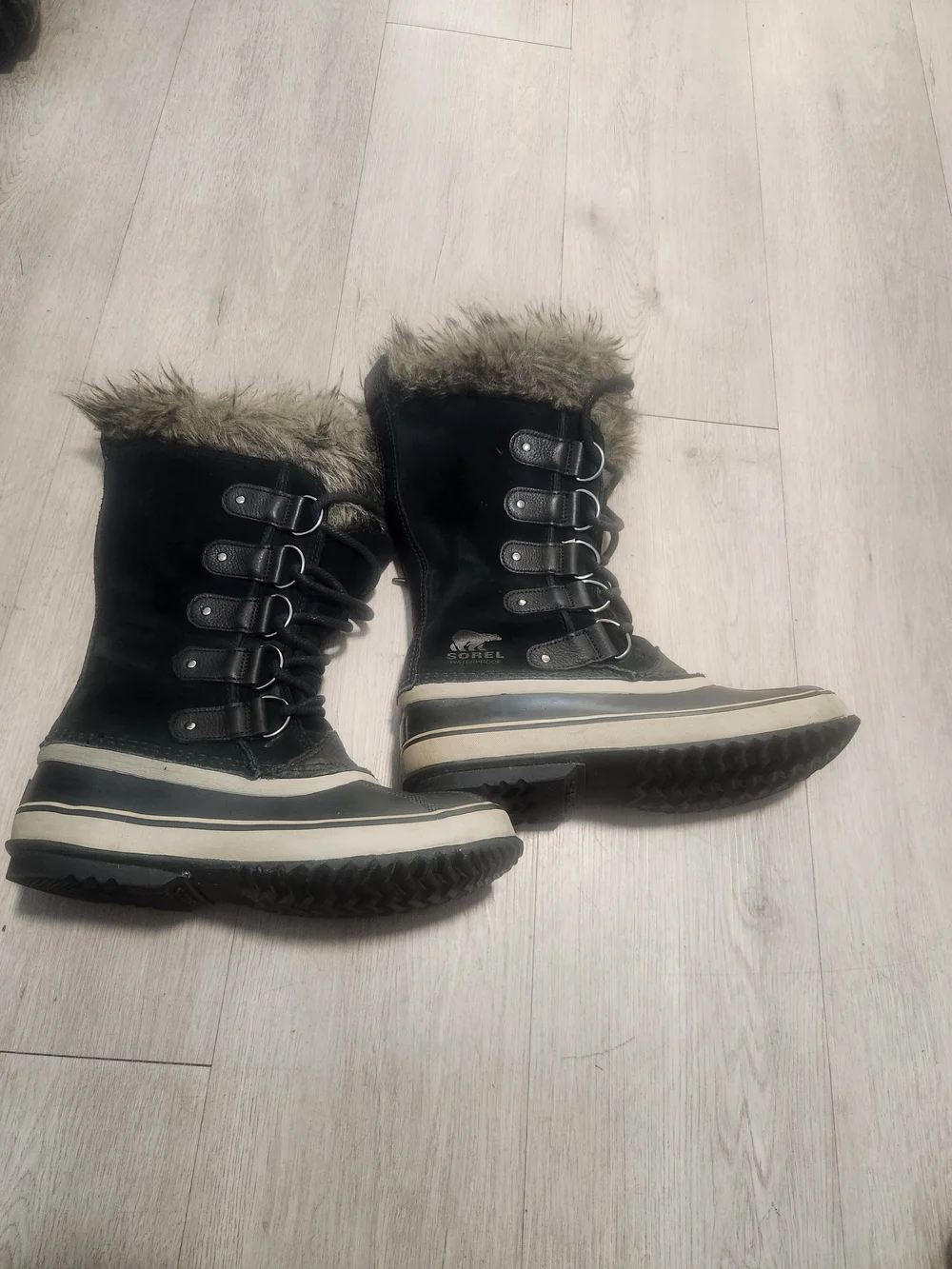 SOREL Joan of Arctic Black Waterproof Snow Boots 9